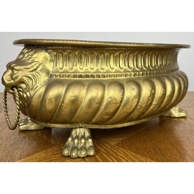 Vintage Style Plant Pot in Brass For Sale - Image 10 of 18