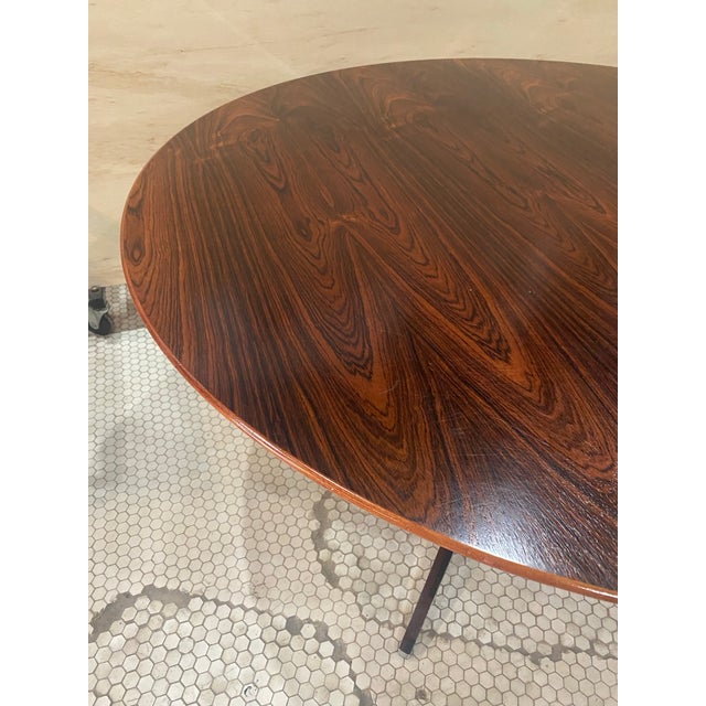Fantastic Rosewood Grain Attributed to Florence Knoll 1960s 54” Circular Dining Conference Table For Sale - Image 9 of 12