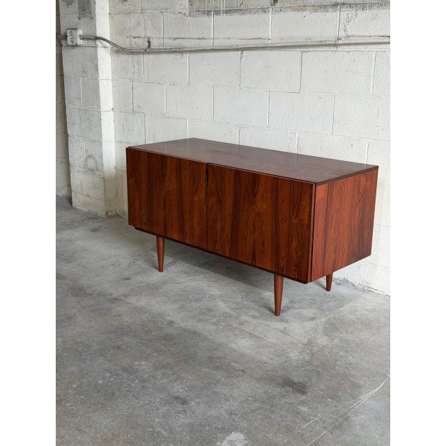 Rosewood Sideboard Credenza Low Storage Unit With Tapered Legs Denmark 1960s For Sale In Los Angeles - Image 6 of 10