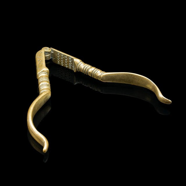 English 1800's Small Pair of Antique English Brass Pistachio Nutcrackers For Sale - Image 3 of 10