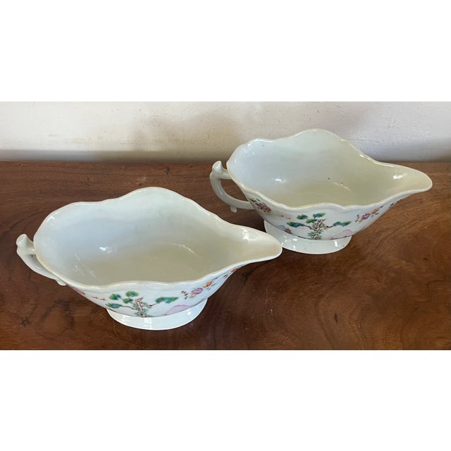 Antique 18th Century Chinese Export Qianlong Porcelain Sauce Boats in Famille Rose Glaze Circa 1750 - a Pair For Sale - Image 10 of 12