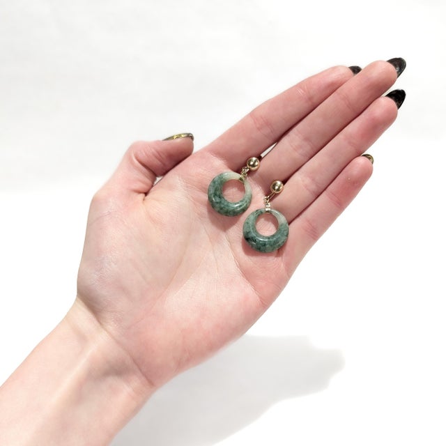 Pair of Vintage 14k Yellow Gold and Spinach Jade Hoop Screw Back Earrings For Sale - Image 4 of 12