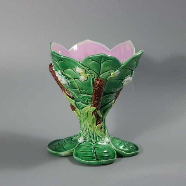 George Jones Majolica Lily Sweetmeat Dish For Sale - Image 4 of 13