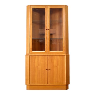 1970s Danish Teak Corner Cabinet With Interior Lighting & Glass Shelving For Sale