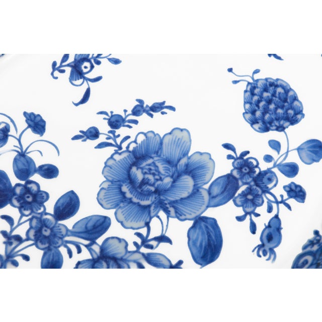 18th Century Pair Chinese Export Blue and White Qianlong Leaf-Shaped Dishes For Sale - Image 5 of 6