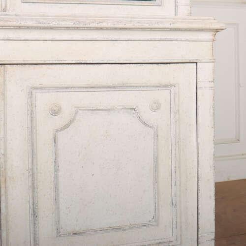 English Display Bookcases, Set of 2 For Sale - Image 4 of 10