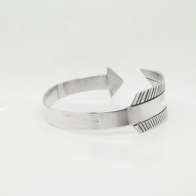 Metal Vintage Southwestern Sterling Silver Figural Arrow Cuff Bracelet For Sale - Image 7 of 13