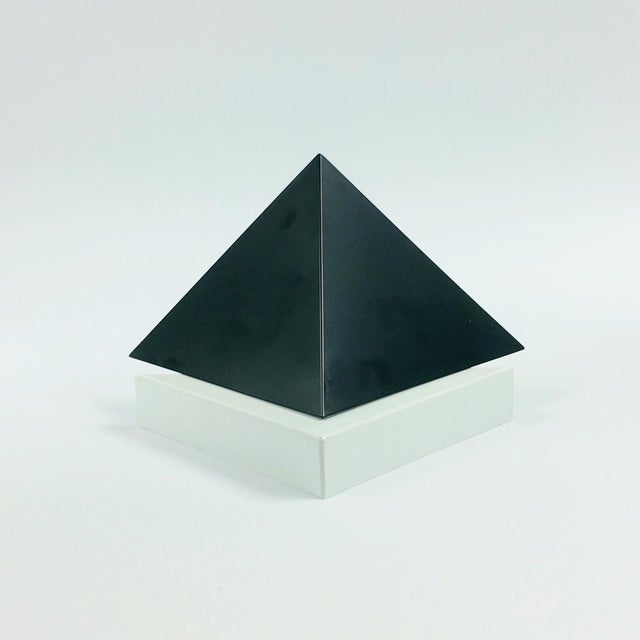 Kalmar Mid-Century Modern Triangular Wall Light by J.T. Kalmar, Austria, 1960s For Sale - Image 4 of 10