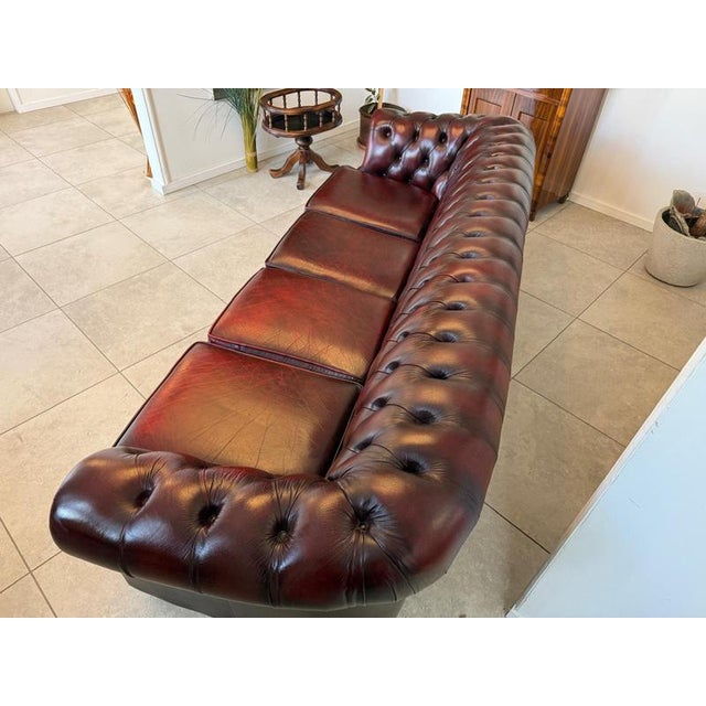 Exclusive Chesterfield 4-seater sofa, genuine leather. Dimensions: Height x Width x Depth x Seat height 78 x 250 x 95 x...
