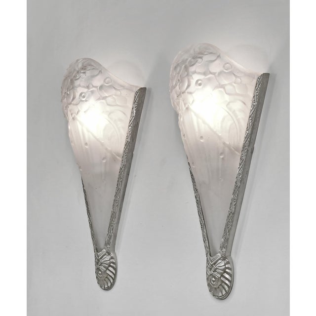 Ezan French Art Deco Ejg Floral Slip Shades Wall Sconces 1930s - A Pair For Sale - Image 4 of 12