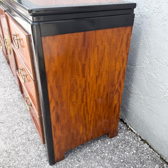 Vintage Chinoiserie Burlwood and Black Dresser by Wayside For Sale In West Palm - Image 6 of 8