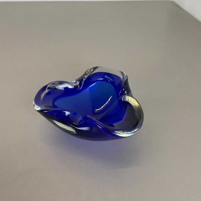 Article: Murano glass bowl, ashtray element Origin: Murano, Italy Decade: 1970s This original vintage glass bowl element,...