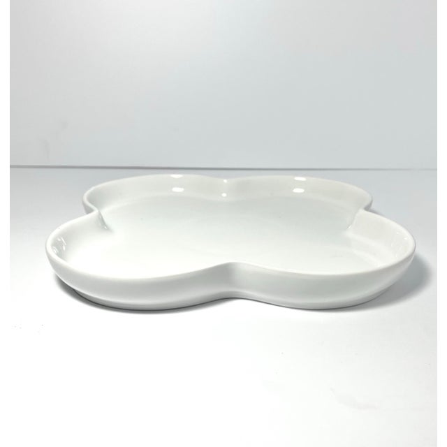 2010s Crate & Barrel 5-Piece White Porcelain Tray & Dipping Sauce Appetizer Bowls For Sale - Image 5 of 10
