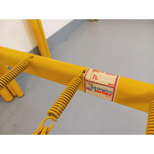 Vintage Italian Bunk Beds in Yellow Metal from Maretto Marflex, 1970s, Set of 2 For Sale - Image 9 of 18