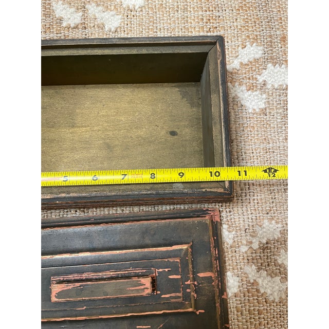 Vintage Ribbed Wooden Keepsake Tabletop Jewelry Trinket Box The Vintage Ribbed Wooden Keepsake Tabletop Jewelry Trinket...