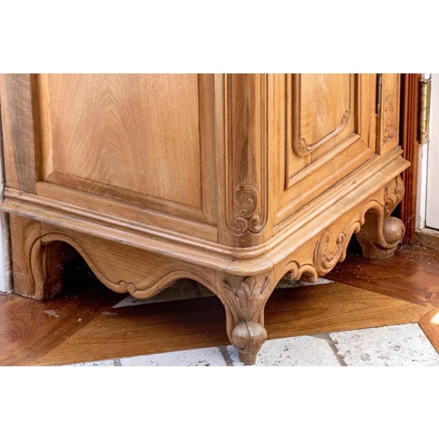 Antique French Louis XV Style Corner Cabinet For Sale - Image 11 of 17