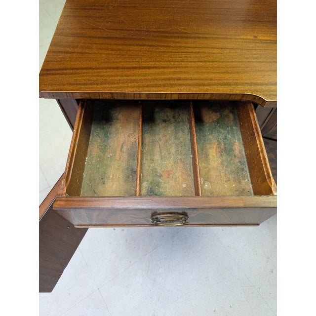 Hepplewhite Colonial Revival Flame Mahogany Bowfront Sideboard/Buffet For Sale - Image 14 of 18