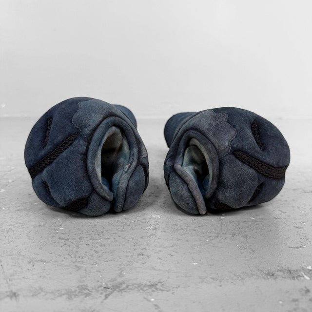 Set of two Japanese kendo kote, dating from circa 1940, Shōwa period, Japan. These protective gloves formed part of...