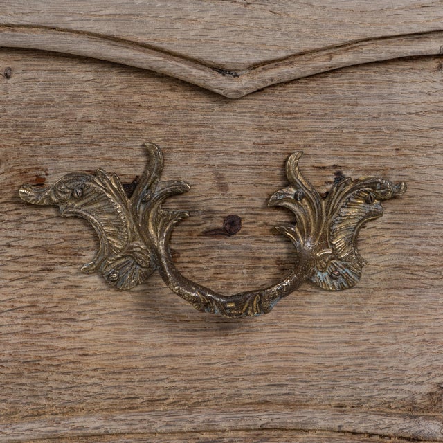 1830s French Louis XV Oak Chest of Drawers For Sale In Greensboro - Image 6 of 18