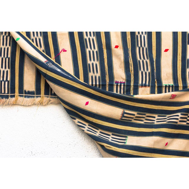 Vintage Baoule African "Camoe Blossom" Ikat Throw For Sale In Los Angeles - Image 6 of 7