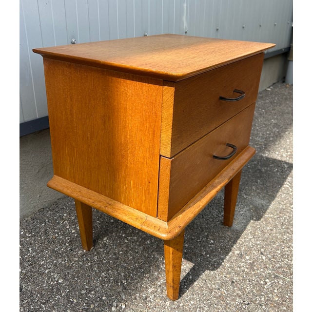 Mid-Century Modern Vintage Bedside Table in Light Oak, 1950 For Sale - Image 3 of 8