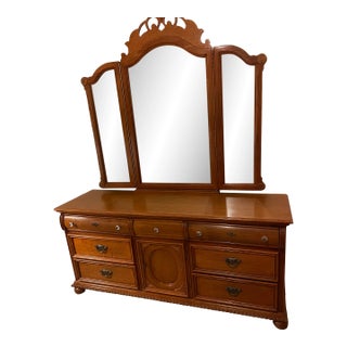 Late 20th Century Vintage Lexington Triple Dresser With Bi-Folding Triple Mirror Set For Sale