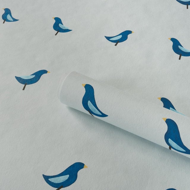 Schumacher Sample - Schumacher Birds Print Wallcovering In Navy On Sky For Sale - Image 4 of 5