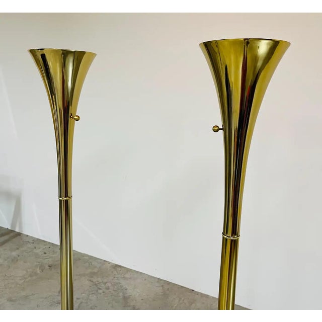1960s Elegant Pair of Laurel Lamp Company Fluted Brass Floor Lamps For Sale - Image 5 of 8