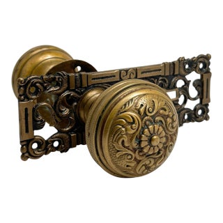 19th Century American Cast Bronze Door Knobs. A Set of 5 Pieces For Sale