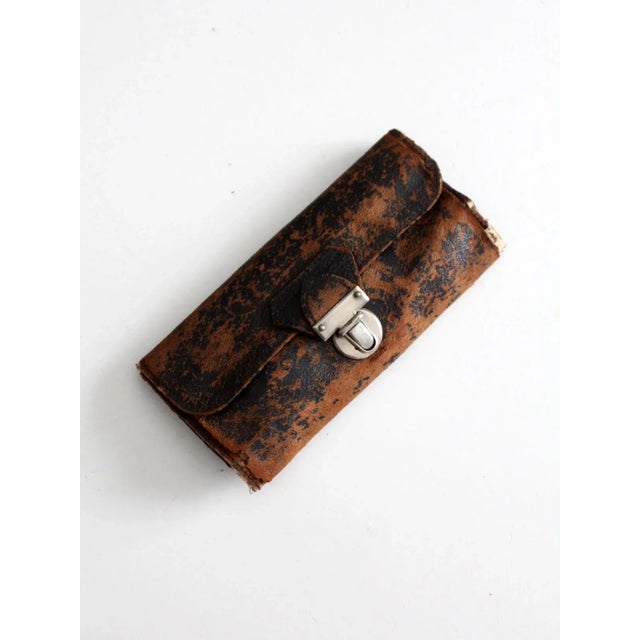 English Vintage English Grooming Kit With Leather Case For Sale - Image 3 of 11