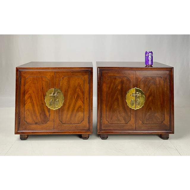 Vintage Henredon Attributed Asian Asian-Inspired Walnut Nightstands / Cabinets – Pair For Sale - Image 11 of 16