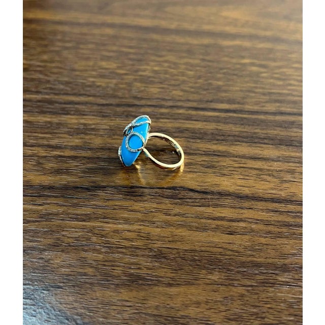 Early 21st Century Round Blue Teal Turquoise Diamond Swirl Scroll 14k Yellow Gold Cocktail Ring, Size 3 For Sale - Image 5 of 14