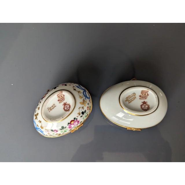 French Pair of Early 20th Century Butterfly and Floral Limoges Egg Shaped Boxes For Sale - Image 3 of 3