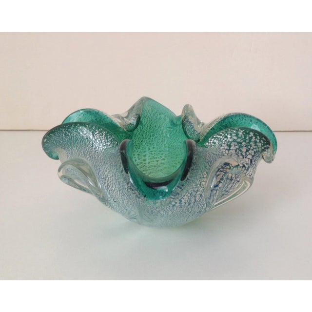 1960s Vintage Italian Murano Sommerso Kelly Green & Silver Dust Bowl - For Sale - Image 5 of 9