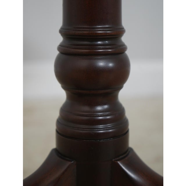 1980s 1980s Pair Kittinger Wa-1010 Colonial Williamsburg Pedestal Tables For Sale - Image 5 of 14