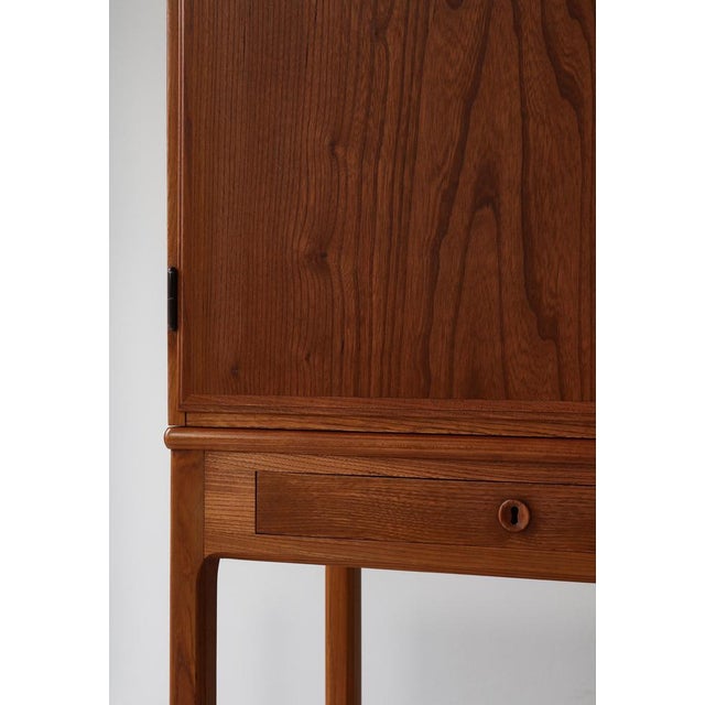 Danish Modern Cabinet in Elm and Pinewood attributed to Børge Mogensen for FDB, 1940s, Set of 2 For Sale - Image 6 of 18