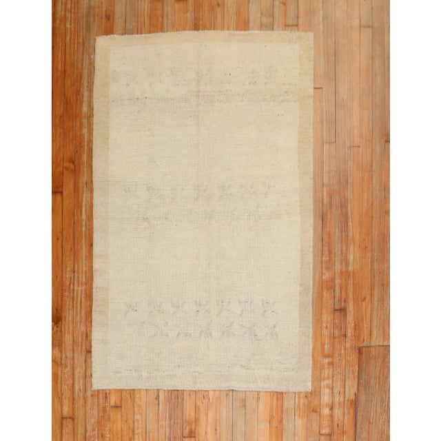 Neutral Handmade Vintage Turkish Rug For Sale - Image 10 of 18