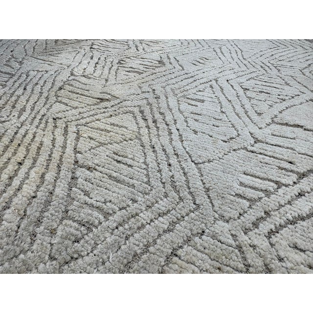 Contemporary Rh Halima Hand-Knotted Wool Rug — 12' × 15' Marled Ivory / Latte | Undyed Wool | High-Low Texture For Sale - Image 3 of 18