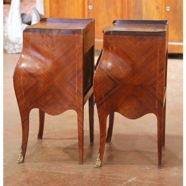 Pair of Early 20th Century French Louis XV Bombé Mahogany Bedside Tables For Sale - Image 13 of 16