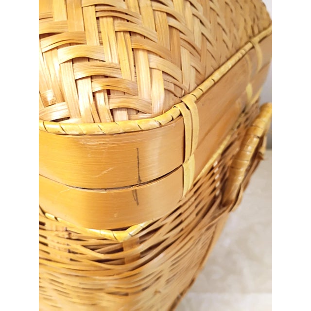 Decorative Anglo-Indian Inspired Style Bamboo Rattan Blanket Hamper | Large Chinoiserie Keepsake Chest | Vintage Lidded Storage For Sale - Image 13 of 16