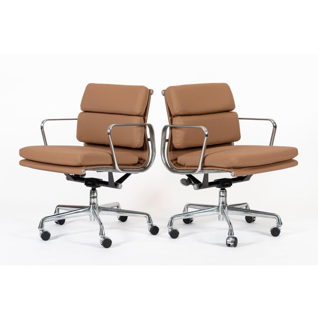 Mid-Century Modern Eames for Herman Miller Aluminum Group Office Chairs in Vegan Leather by Schumacher For Sale - Image 3 of 12