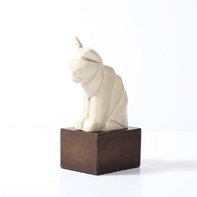 Art Deco Cubist Cat Sculpture in Cream Enamel on Brown Rectilinear Base For Sale - Image 10 of 14