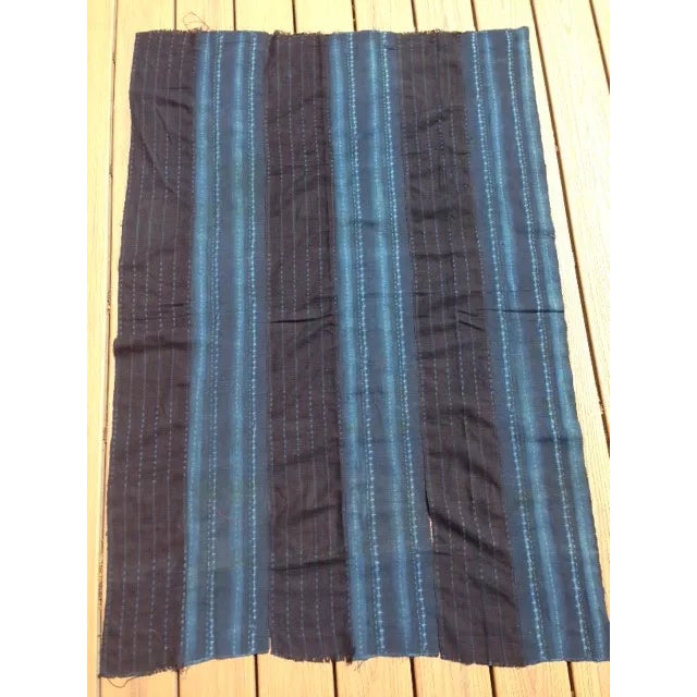 Put pizzazz into your décor with this vintage Van Verre fabric ideally suited for a throw on your couch or bed. This...