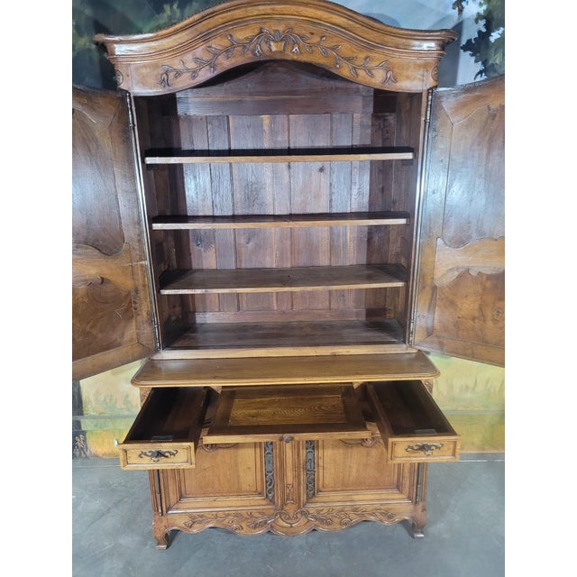 Louis XV 2-Body Buffet For Sale - Image 4 of 14
