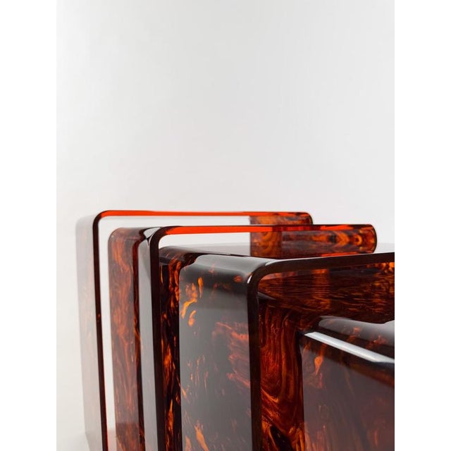 1970s Curved Nesting Table in Faux Tortoiseshell Acrylic Glass attributed to Dior Home, 1970s, Set of 4 For Sale - Image 5 of 18