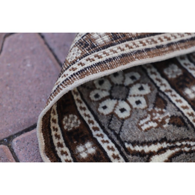 1970s Islamic Cream Prayer Rug For Sale - Image 4 of 13