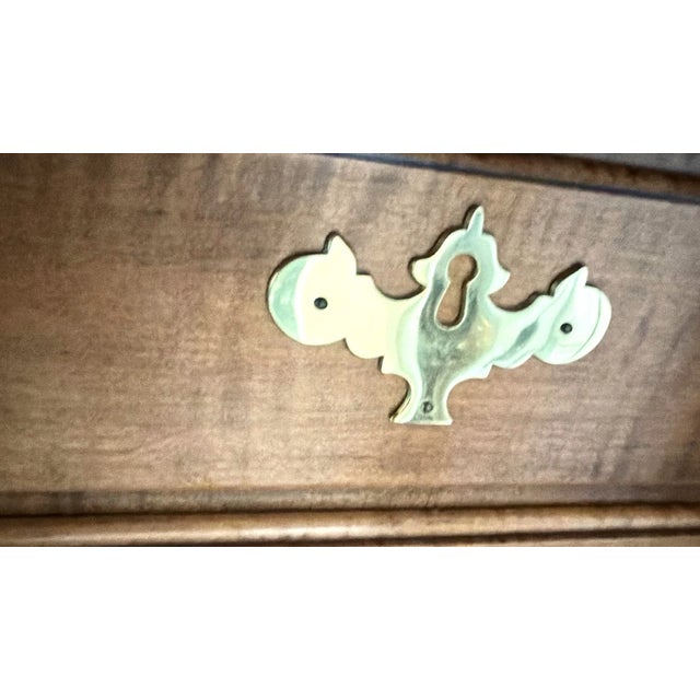 1980s Queen Anne Style Mahogany Wood Lowboy Dressing Table For Sale - Image 9 of 13