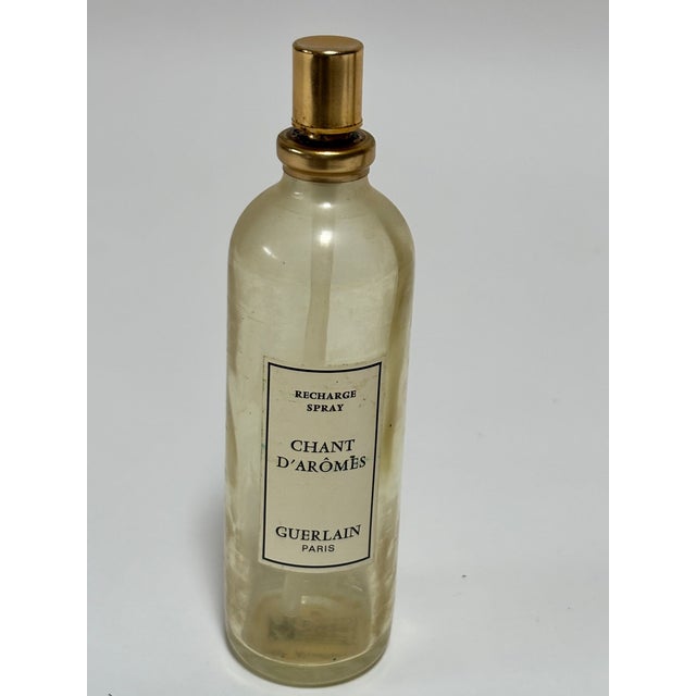 Vintage Guerlain Chant D’Arômes Refillable Atomizer Case Enameled France 1962 For Sale - Image 10 of 12