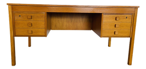 Mid-Century Danish Oak Desk from Domino Møbler, 1960s