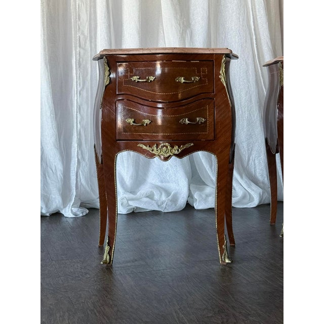 1940s Pair of French Louis XV Style Nightstands With Marble-Tops and Gilt Bronze Mounts For Sale - Image 4 of 11